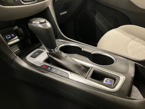 Used 2020 Chevrolet Equinox LS image 24