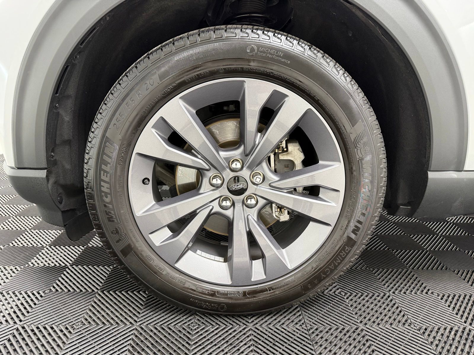 Used 2024 Ford Explorer XLT w/ Equipment Group 202A AWD/4WD image 12