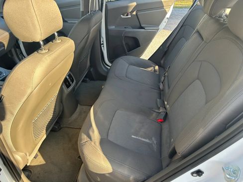 Used 2014 Kia Sportage LX FWD image 16