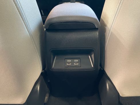 Used 2024 Toyota Corolla LE image 21