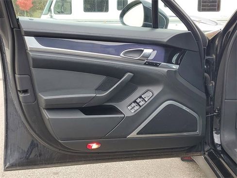 Used 2010 Porsche Panamera 4S image 9