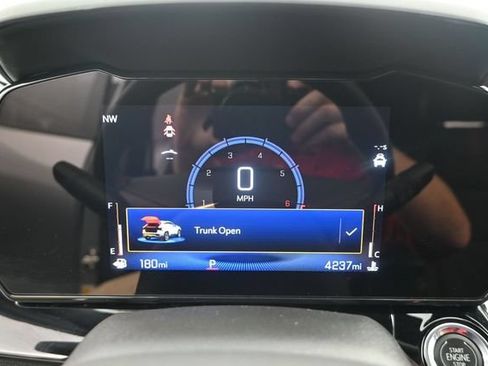 Used 2026 Chevrolet Trax RS w/ Sunroof Package FWD image 9
