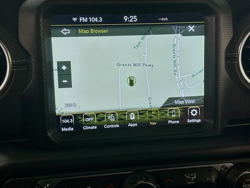 Used 2023 Jeep Wrangler Sahara w/ Cold Weather Group image 21