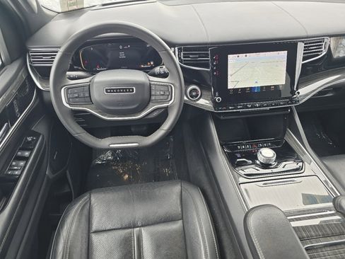 Used 2022 Jeep Wagoneer Series III w/ Flexible Seating Group image 26