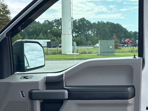 Used 2018 Ford F150 XLT w/ Equipment Group 302A Luxury AWD/4WD image 29