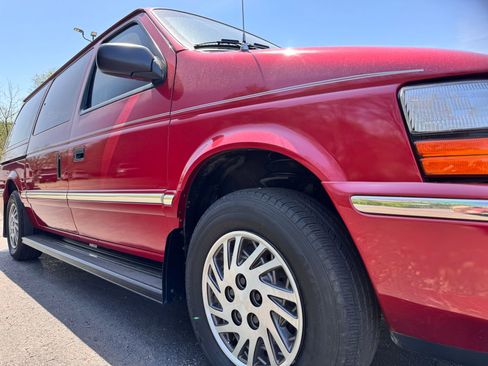 Used 1993 Dodge Grand Caravan SE FWD image 23