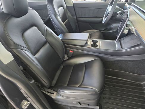 Used 2021 Tesla Model Y Performance image 30