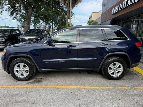 Used 2017 Jeep Grand Cherokee Laredo w/ Quick Order Package 2BE RWD image 4