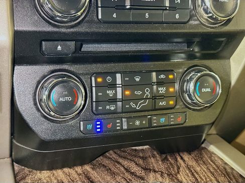Used 2017 Ford F250 Lariat w/ Lariat Ultimate Package AWD/4WD image 14