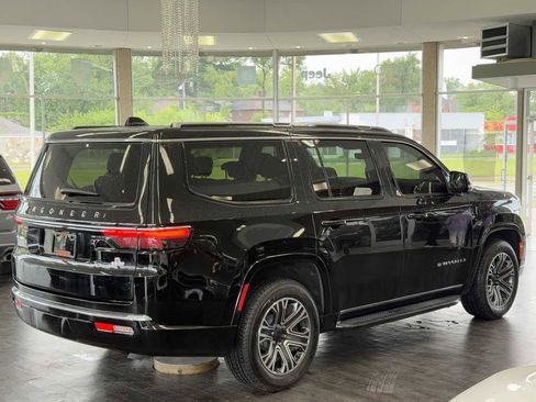 Used 2024 Jeep Wagoneer 4WD w/ Premium Group I image 13