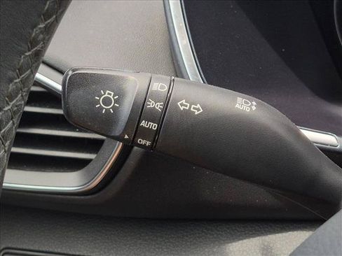 Used 2023 Hyundai Santa Fe SEL FWD image 10