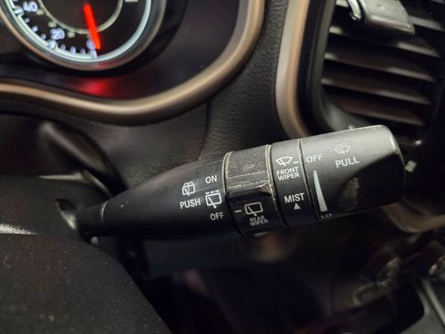 Used 2016 Jeep Cherokee Latitude w/ Comfort/Convenience Group image 26