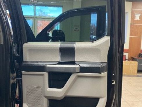 Used 2017 Ford F250 XLT w/ XLT Value Package image 19