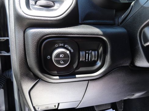 Used 2020 RAM 2500 Laramie AWD/4WD image 11