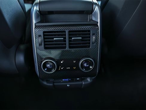 Used 2019 Land Rover Range Rover Sport SVR image 36