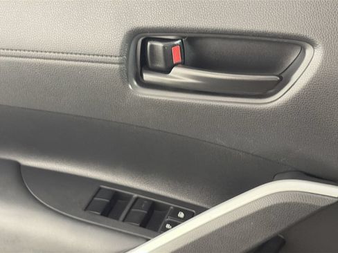 Used 2024 Toyota Corolla Cross AWD Hybrid w/ Moonroof Package image 18