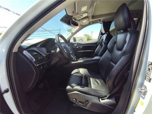 Used 2020 Volvo XC90 T6 Momentum w/ Protection Package Premier AWD/4WD image 9