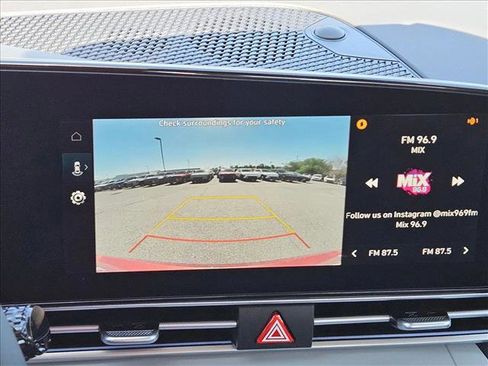 New 2025 Hyundai Elantra Limited image 15