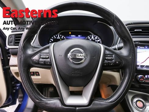 Used 2016 Nissan Maxima Platinum w/ Interior Lighting Package FWD image 10