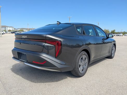 New 2026 Kia K4 LX FWD image 5