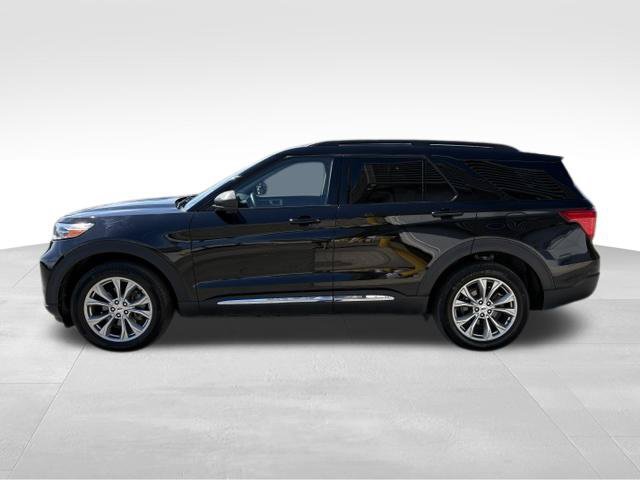 Used 2023 Ford Explorer XLT w/ Equipment Group 202A AWD/4WD image 12