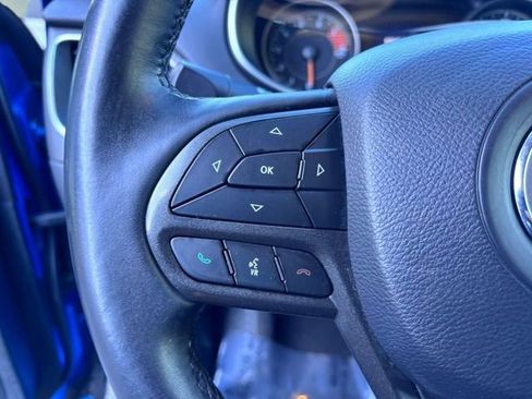Used 2019 Jeep Cherokee Trailhawk w/ Cold Weather Group AWD/4WD image 19