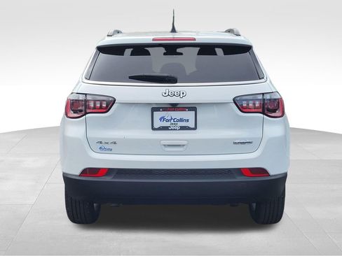 Used 2025 Jeep Compass Latitude AWD/4WD image 7