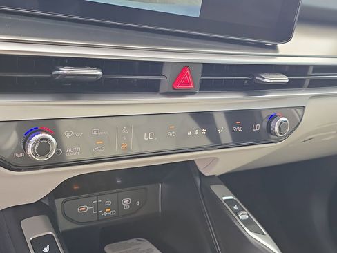 New 2026 Kia Sorento S FWD image 24