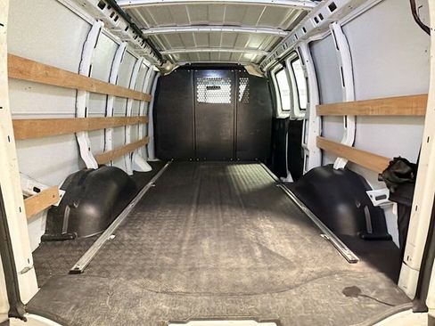 Used 2021 Chevrolet Express 2500 w/ Driver Convenience Package RWD image 17