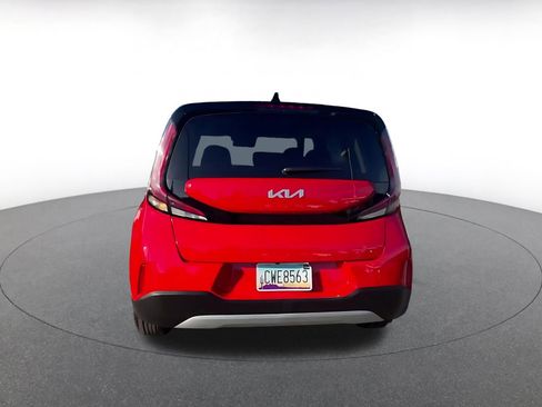 Used 2025 Kia Soul LX w/ LX Technology Package image 10