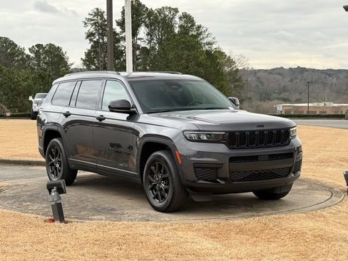 Certified 2024 Jeep Grand Cherokee L Altitude image 8