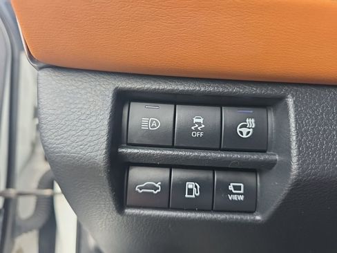 Used 2019 Toyota Avalon Limited w/ Advanced Safety Package FWD image 16