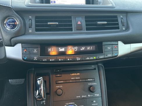 Used 2013 Lexus CT 200h image 24