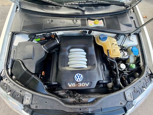 Used 2002 Volkswagen Passat GLX AWD/4WD image 14