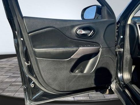 Used 2021 Jeep Cherokee Limited image 20