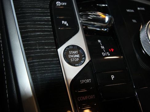 Used 2023 BMW X7 xDrive40i w/ Executive Package image 17