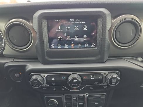 Used 2023 Jeep Wrangler Unlimited Sport AWD/4WD image 21