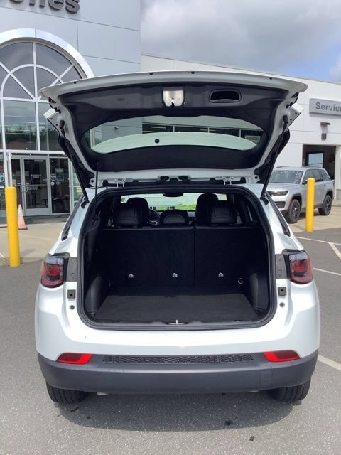 Certified 2025 Jeep Compass Latitude w/ Convenience Group AWD/4WD image 19