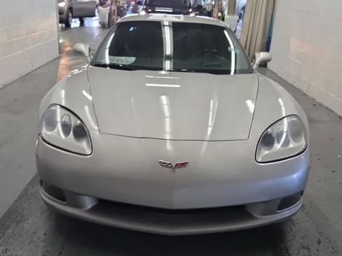 Used 2007 Chevrolet Corvette Coupe w/ Preferred Equipment Group RWD image 6