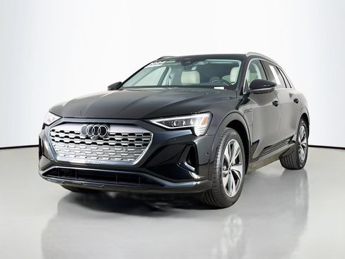 Certified 2024 Audi Q8 e-tron Premium Plus w/ Premium Plus Package AWD/4WD image 3