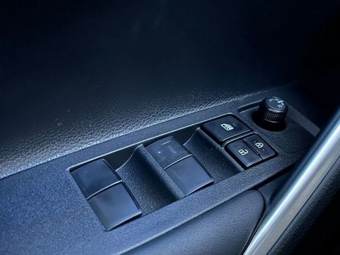 Used 2026 Toyota Corolla Cross XLE w/ Convenience Package image 30