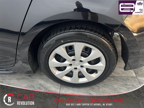 Used 2024 Toyota Corolla LE FWD image 49