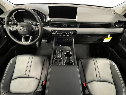 New 2026 Honda Pilot Touring image 25