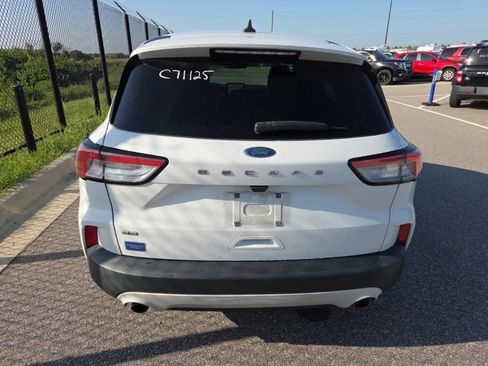 Used 2020 Ford Escape SE FWD image 3