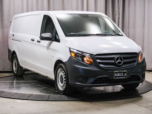 Used 2021 Mercedes-Benz Metris image 5