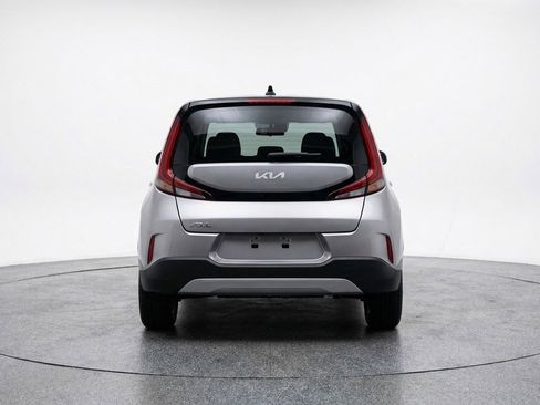 Used 2025 Kia Soul LX w/ LX Technology Package image 7