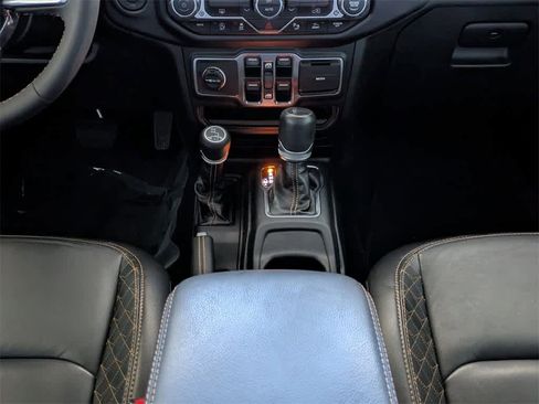 Used 2023 Jeep Gladiator Overland image 21