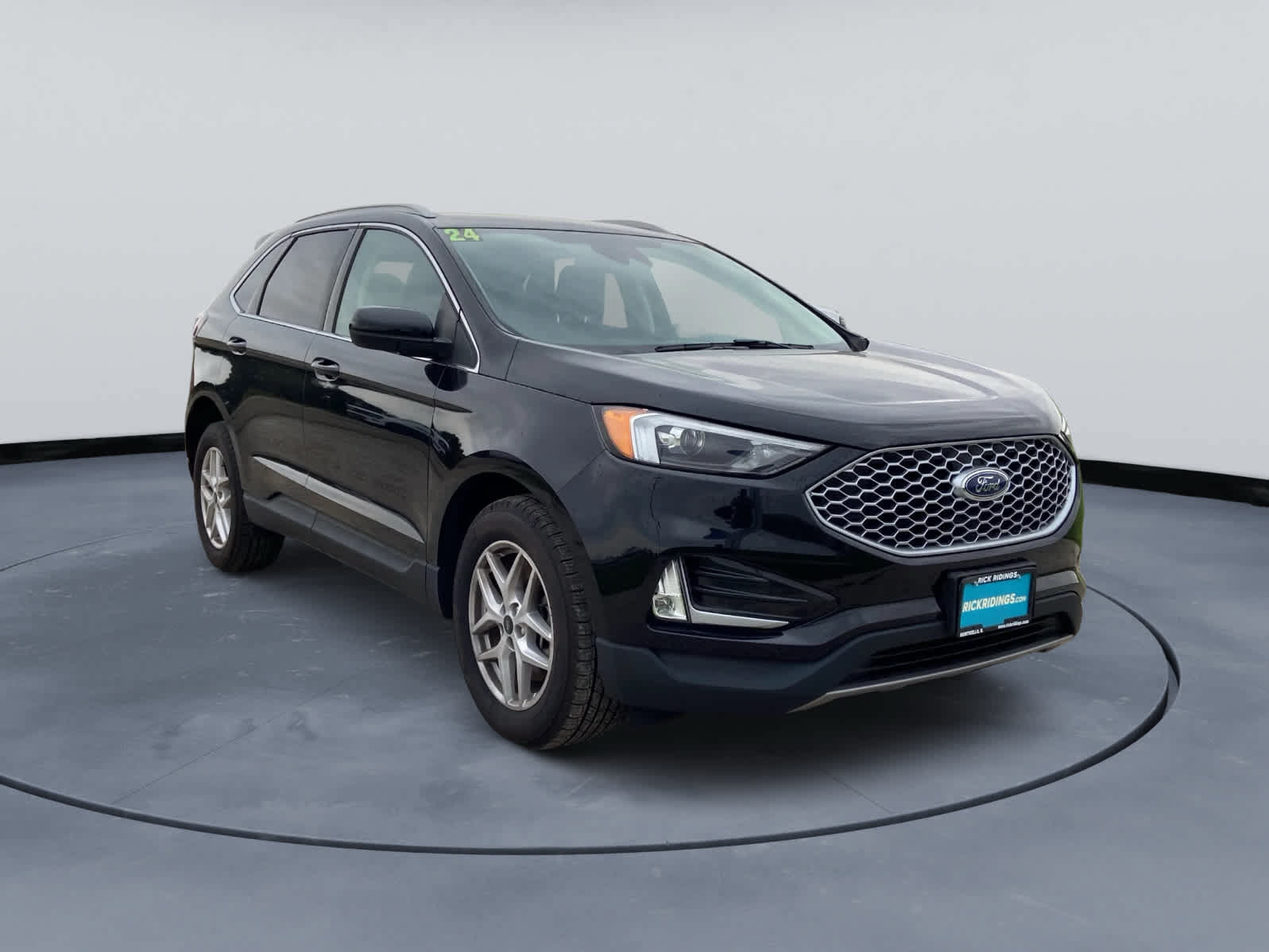 Used 2024 Ford Edge SEL w/ Convenience Package AWD/4WD image 3