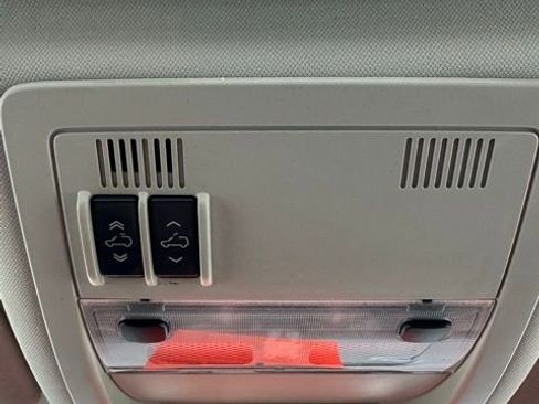 Used 2011 Chevrolet Avalanche LT w/ Suspension Package, Off-Road image 27