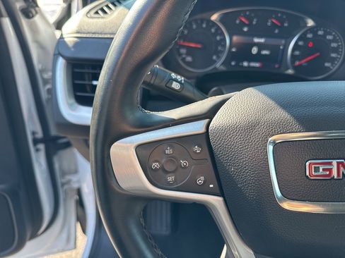 Used 2024 GMC Terrain SLT image 13